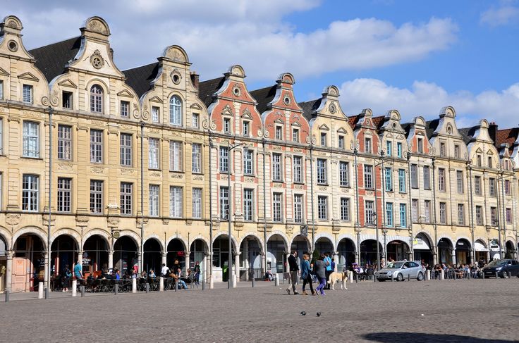 Arras (pas De Calais) Place Des Héros